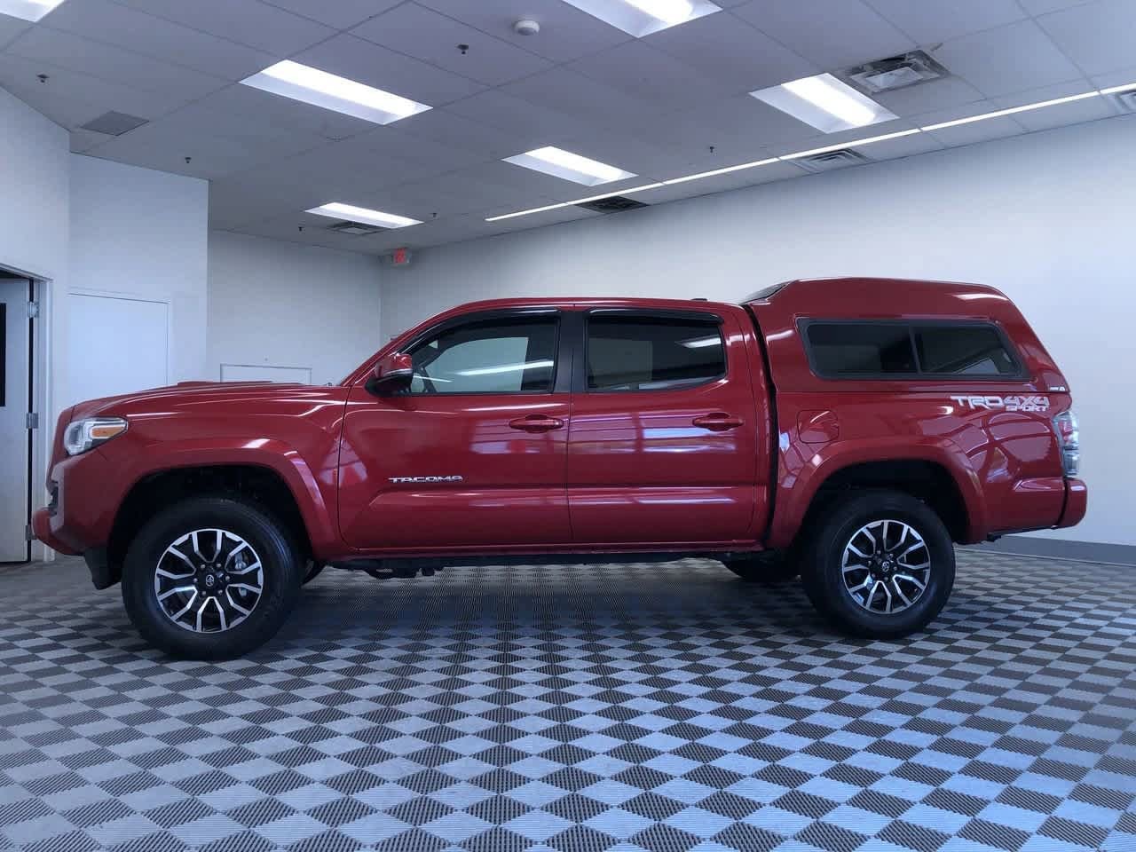 Thumbnail: 2022 Toyota Tacoma - 3