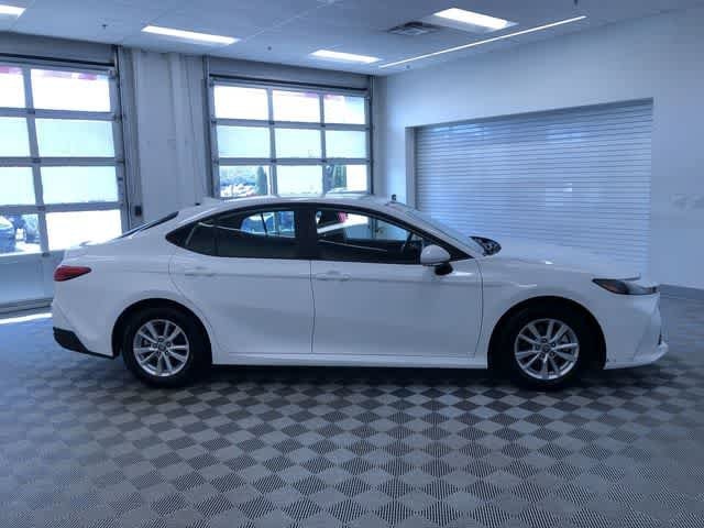 Thumbnail: 2025 Toyota Camry - 33