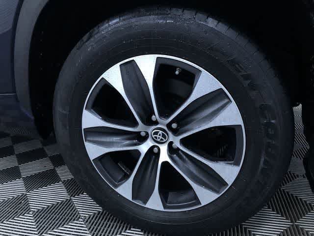 Thumbnail: 2021 Toyota Highlander - 16