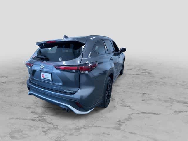 Thumbnail: 2025 Toyota Highlander - 9