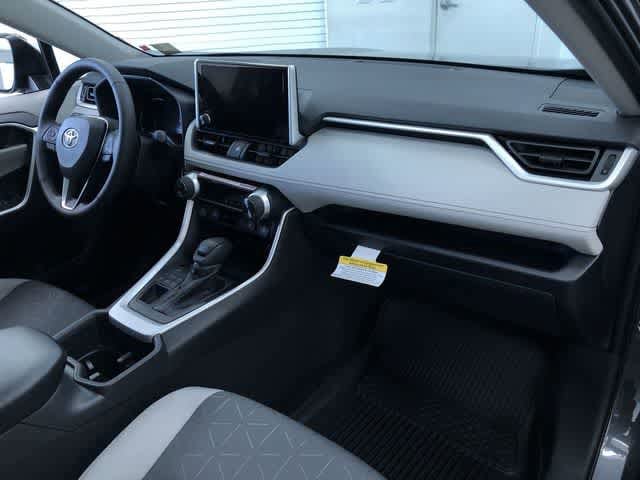 Thumbnail: 2025 Toyota RAV4 - 15