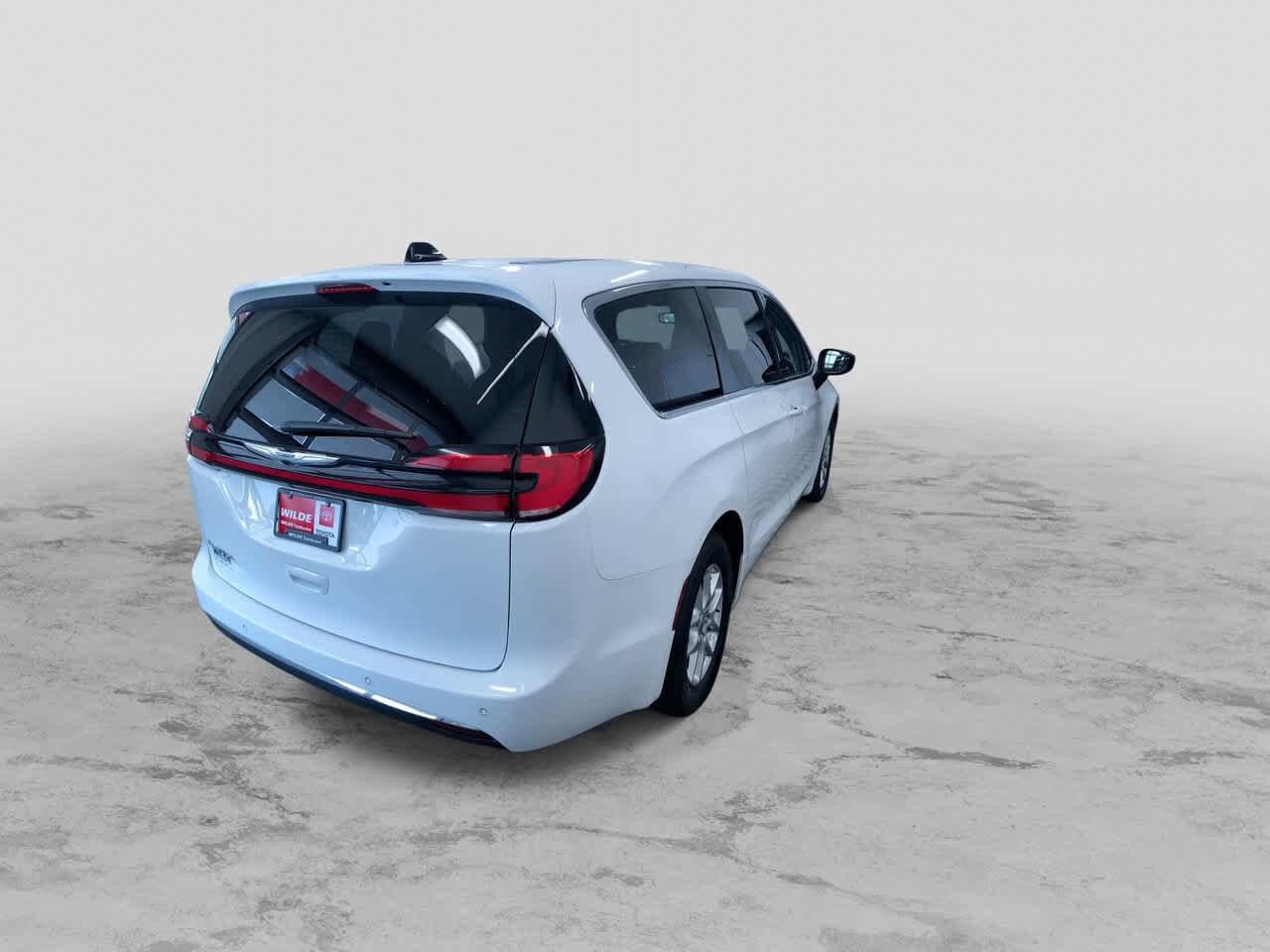 2024 Chrysler Pacifica Touring L 9