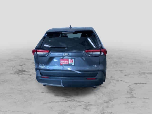 Thumbnail: 2022 Toyota RAV4 - 8