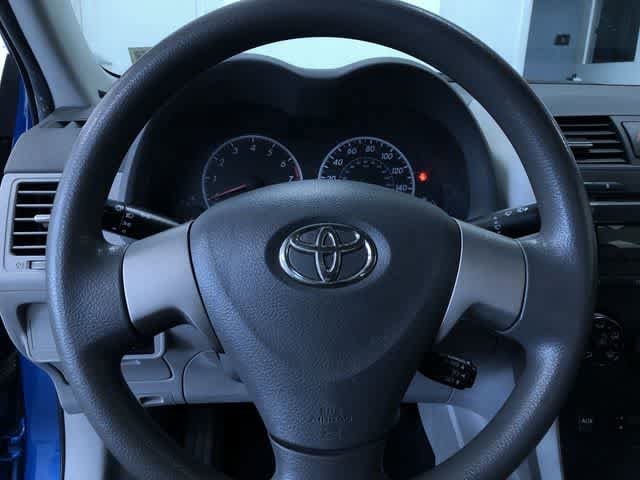 Thumbnail: 2010 Toyota Corolla - 25