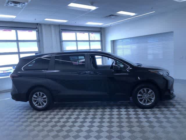 Thumbnail: 2025 Toyota Sienna - 36