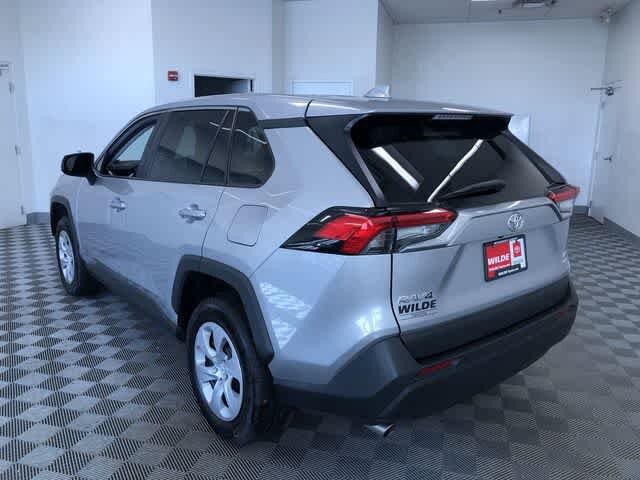 2024 Toyota RAV4 LE photo 4