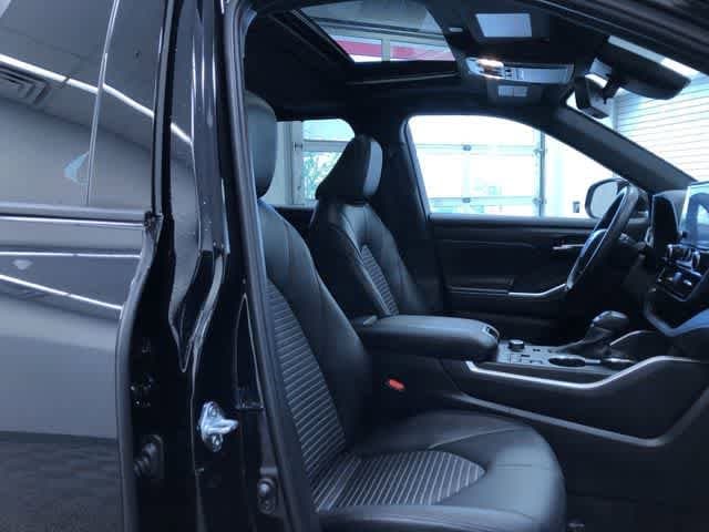 Thumbnail: 2025 Toyota Highlander - 22