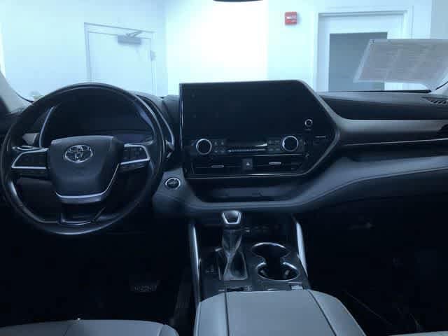 Thumbnail: 2023 Toyota Highlander - 19