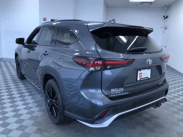 Thumbnail: 2025 Toyota Highlander - 12