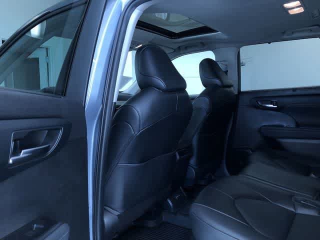 Thumbnail: 2022 Toyota Highlander - 19