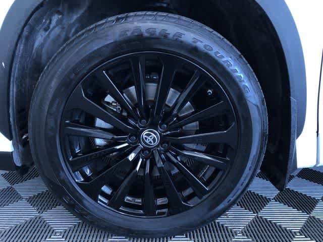 Thumbnail: 2023 Toyota Highlander - 19