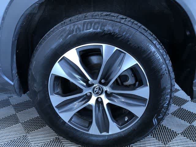 Thumbnail: 2023 Toyota Highlander - 17