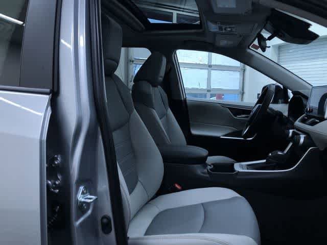 Thumbnail: 2025 Toyota RAV4 - 14