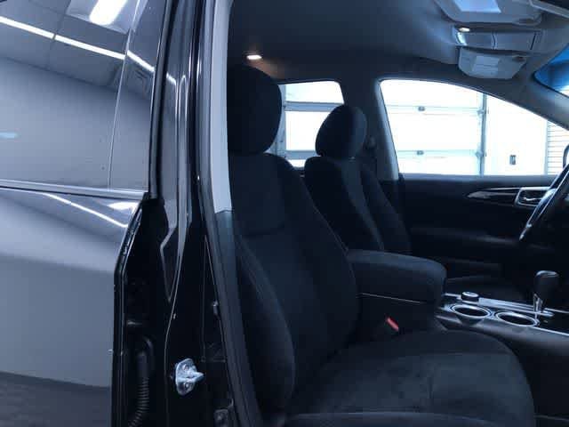 Thumbnail: 2015 Nissan Pathfinder - 23