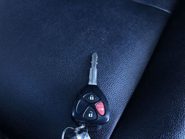 Thumbnail: 2017 Toyota 4Runner - 34