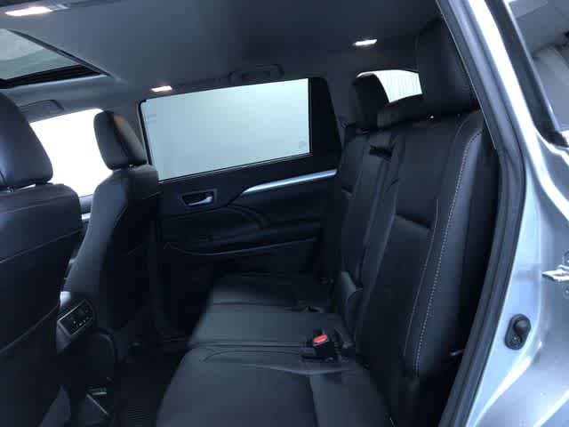 Thumbnail: 2018 Toyota Highlander - 20