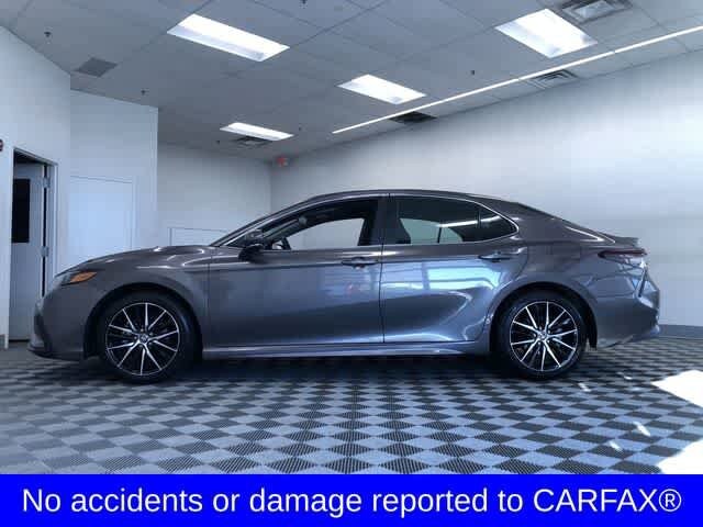 2024 Toyota Camry SE photo 3