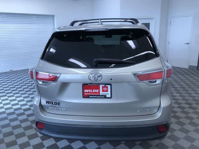 Thumbnail: 2015 Toyota Highlander - 13