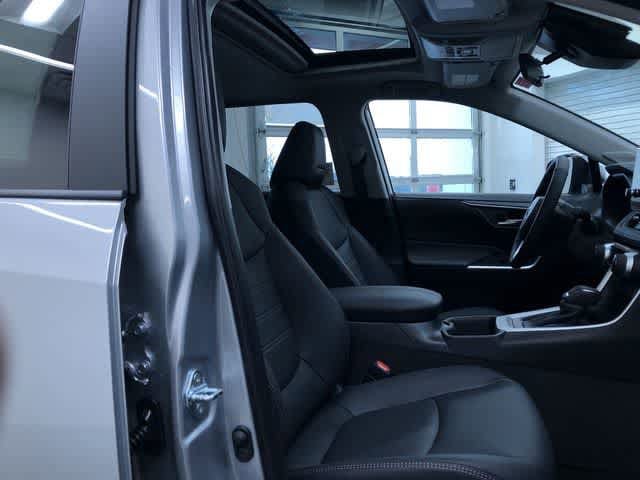 Thumbnail: 2025 Toyota RAV4 - 14