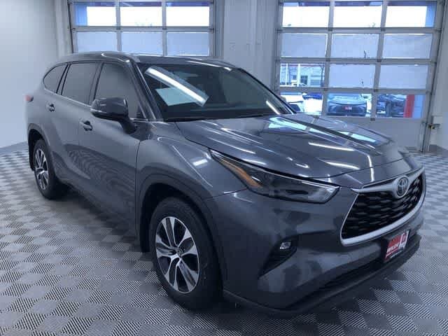 Thumbnail: 2022 Toyota Highlander - 38