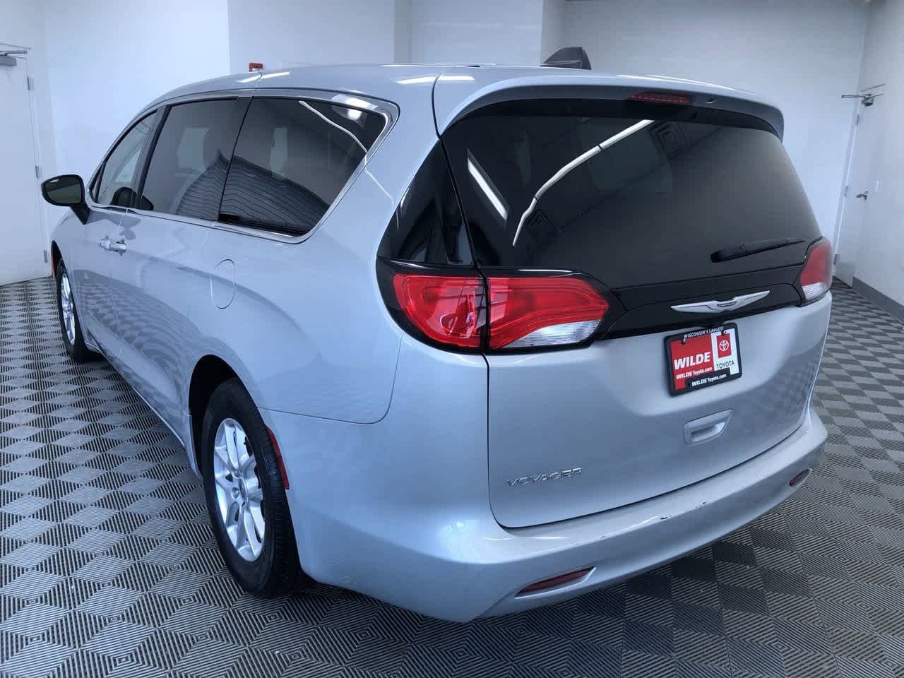 2023 Chrysler Voyager LX 12