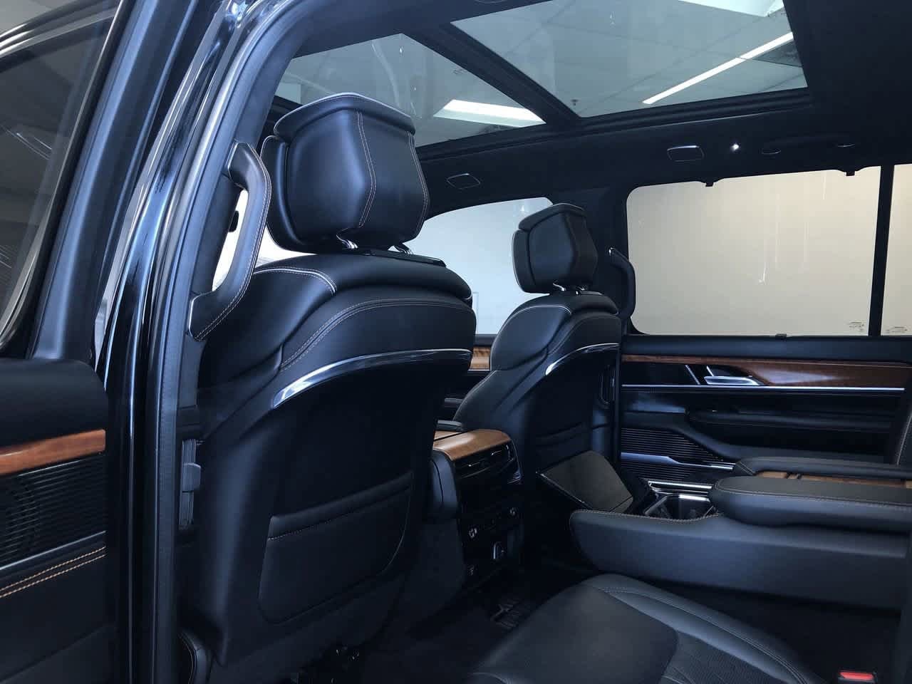 Thumbnail: 2022 Jeep Grand Wagoneer - 20