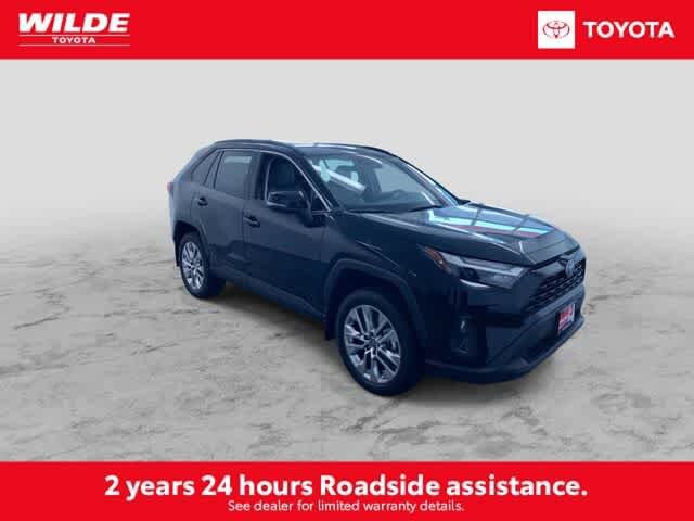2025 Toyota RAV4 XLE Premium photo 3