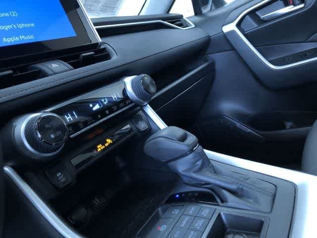 Thumbnail: 2025 Toyota RAV4 - 29