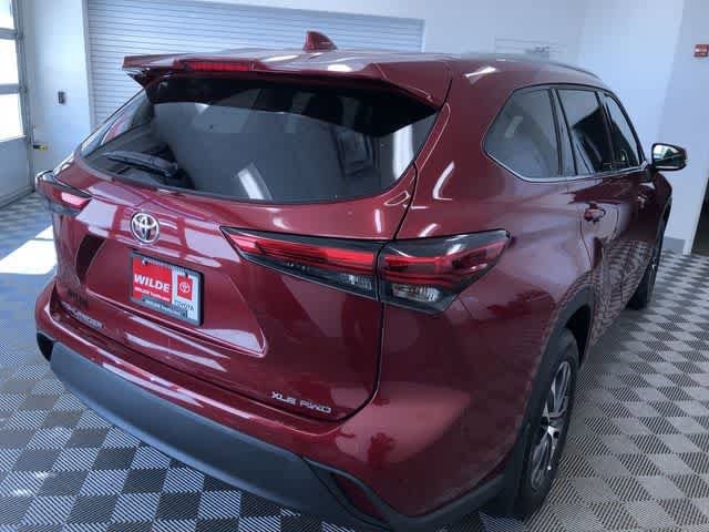 Thumbnail: 2022 Toyota Highlander - 27