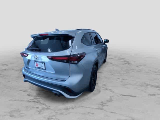 Thumbnail: 2025 Toyota Highlander - 10