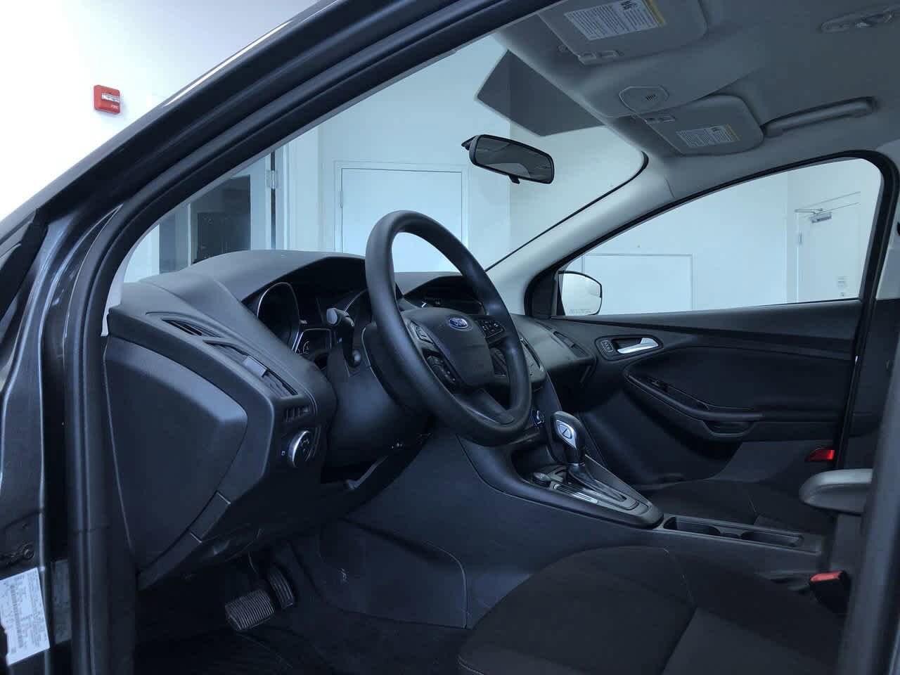 2018 Ford Focus SE 10