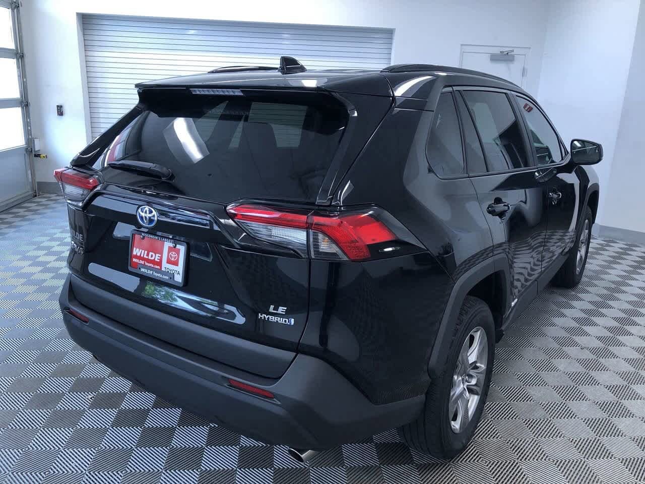 Thumbnail: 2024 Toyota RAV4 - 32