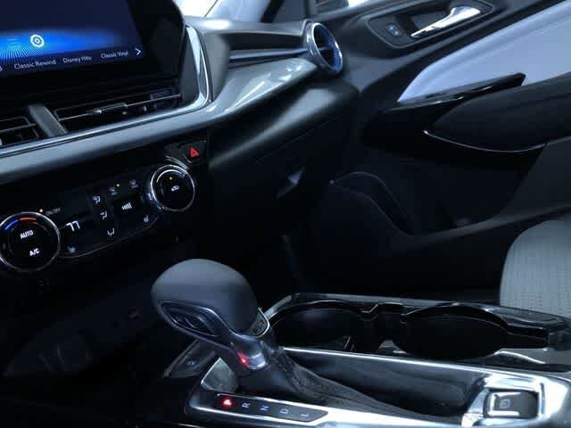 Thumbnail: 2025 Chevrolet Trax - 30