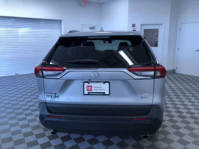 2025 Toyota RAV4 LE - Photo 13