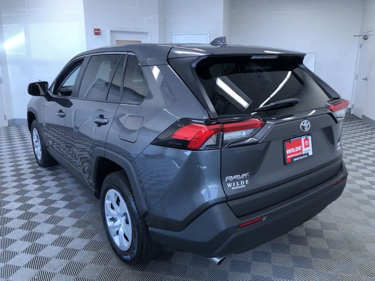 Thumbnail: 2022 Toyota RAV4 - 12