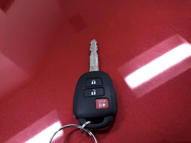 Thumbnail: 2016 Toyota RAV4 - 32