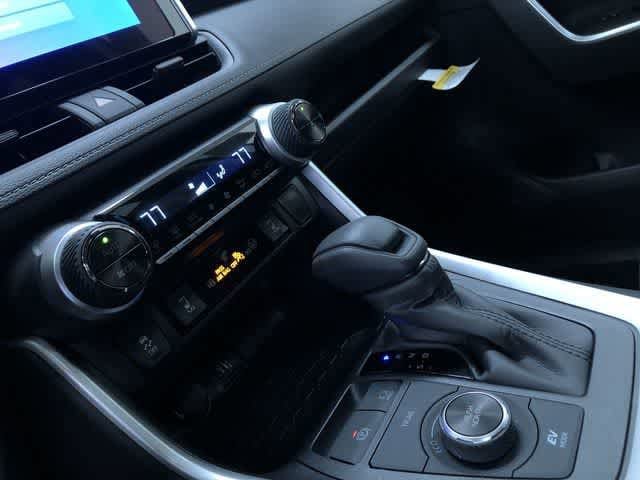 Thumbnail: 2025 Toyota RAV4 - 29