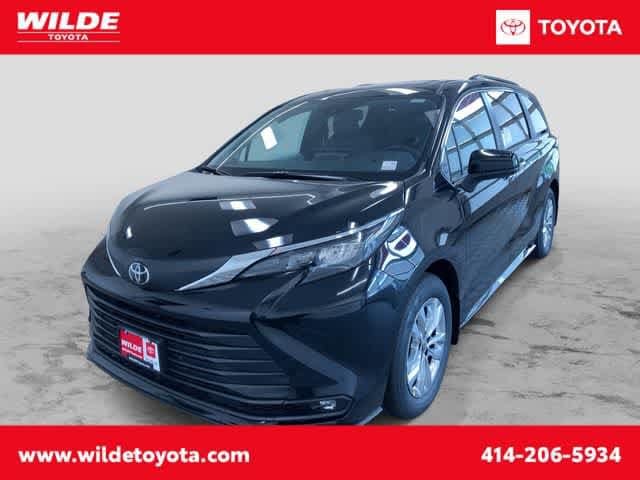 Thumbnail: 2026 Toyota Sienna - 1