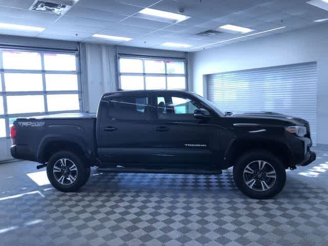 Thumbnail: 2018 Toyota Tacoma - 7