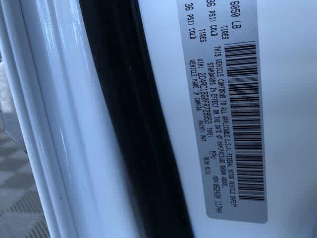 Thumbnail: 2015 Chrysler Town & Country - 32