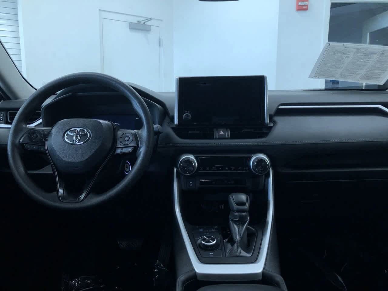 Thumbnail: 2024 Toyota RAV4 - 16