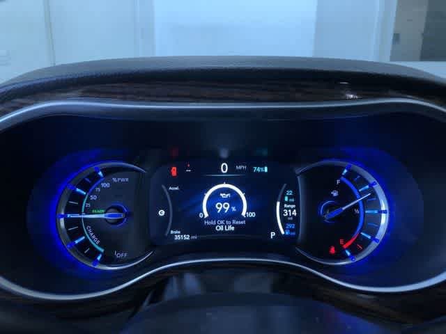 Thumbnail: 2021 Chrysler Pacifica - 32