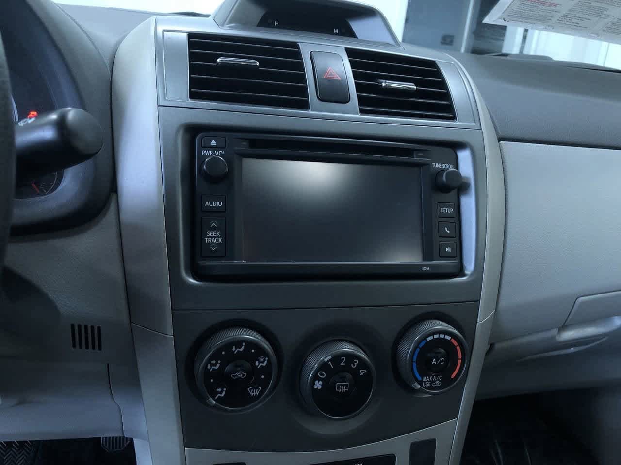 Thumbnail: 2013 Toyota Corolla - 27