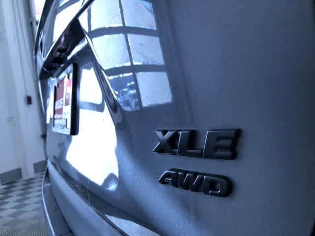 Thumbnail: 2020 Toyota RAV4 - 15