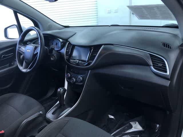 Thumbnail: 2017 Chevrolet Trax - 23