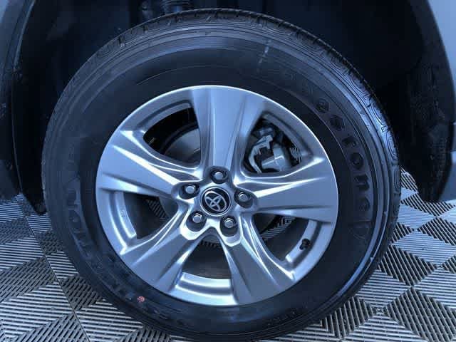 2025 Toyota RAV4 LE - Photo 16