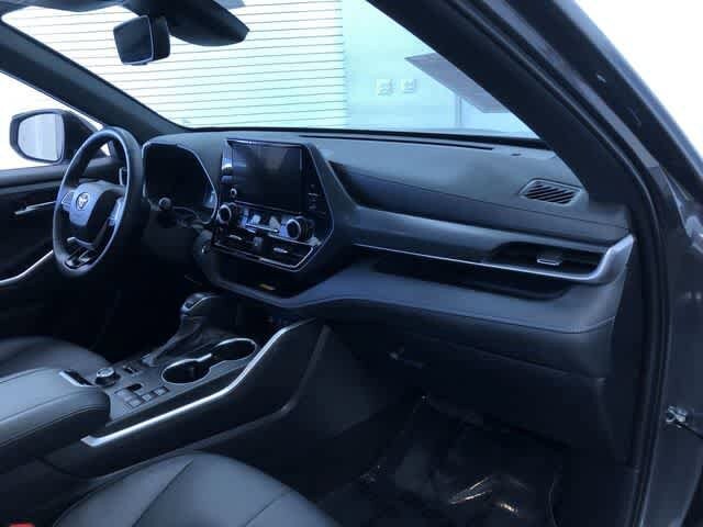 Thumbnail: 2025 Toyota Highlander - 24