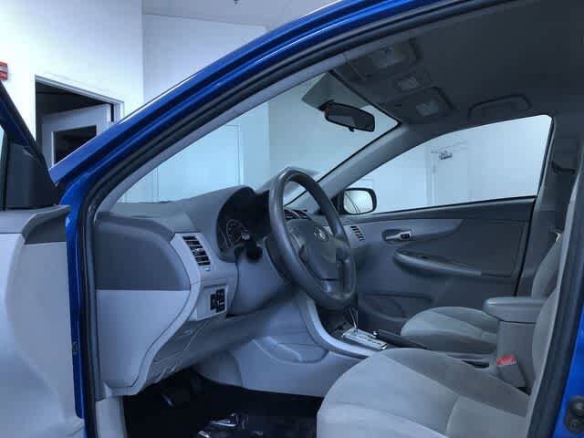 Thumbnail: 2010 Toyota Corolla - 11