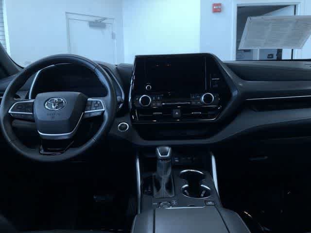 Thumbnail: 2025 Toyota Highlander - 20