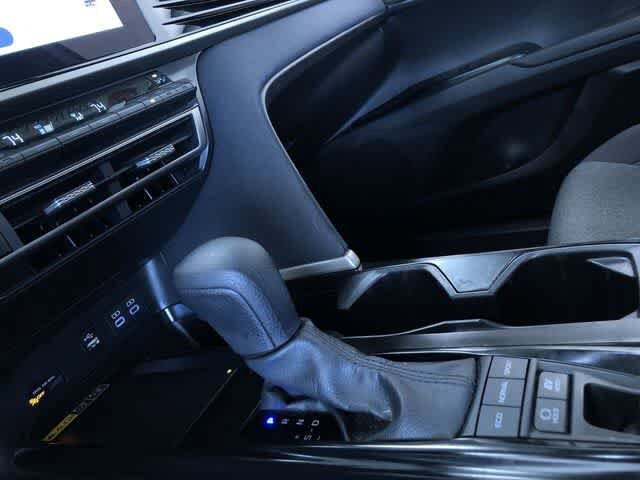 Thumbnail: 2025 Toyota Camry - 30